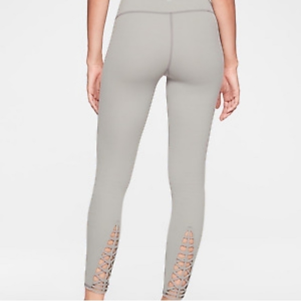 Athleta Savasana Macrame 7/8 Tight in Silver Grey Size M